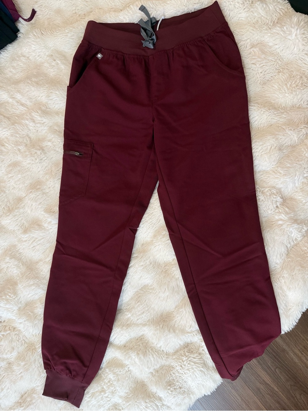 FIGS Zamora Jogger Scrub Pants Burgundy XS - Brand New With Tag